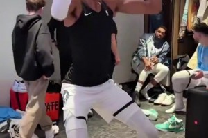仔细观察文班亚马独特的赛前热身，简直就是少林高僧啊！